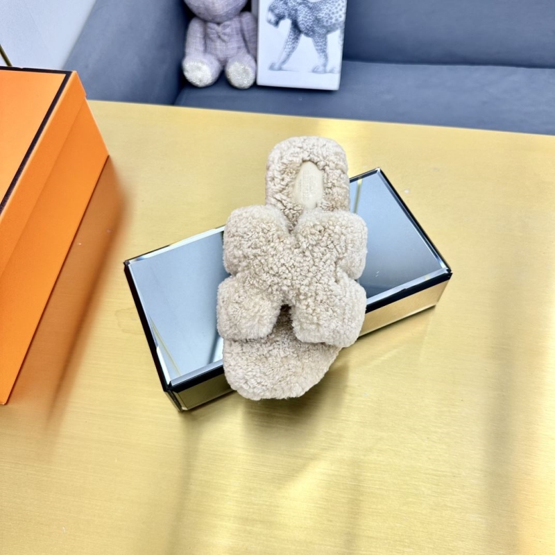 H**mes slippers